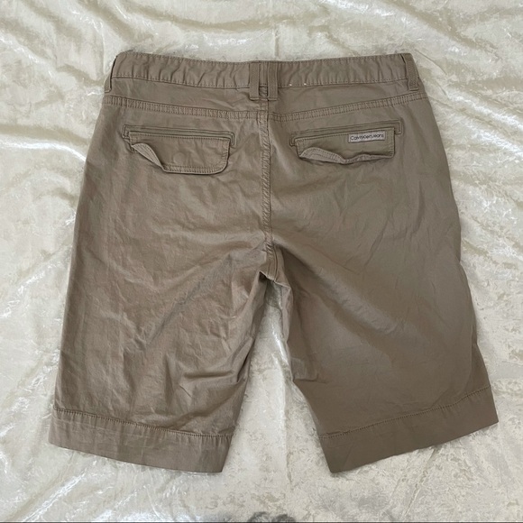 Calvin Klein Jeans Khaki Bermuda Shorts Utility Cargo Pockets Size 12 - Picture 2 of 7